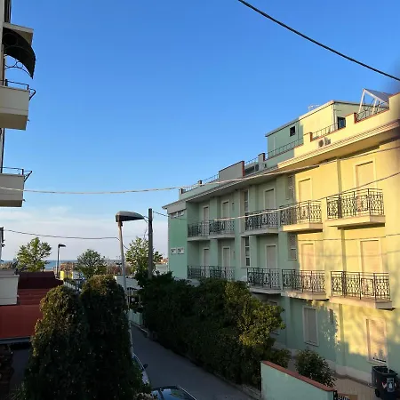 Casa Lorena Al Mare Con Terrazzo Апартаменты Римини