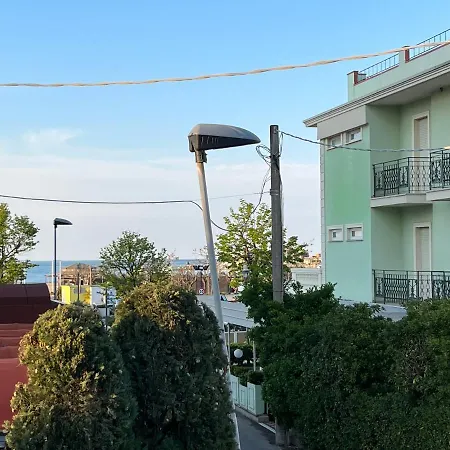 Casa Lorena Al Mare Con Terrazzo Апартаменты *